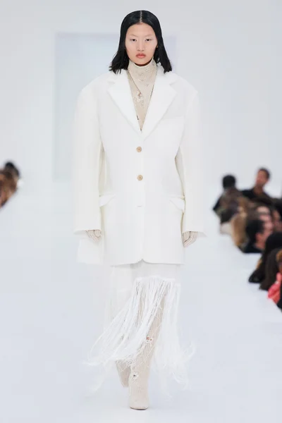 Look 32